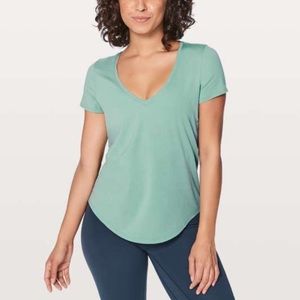 LULULEMON love tee